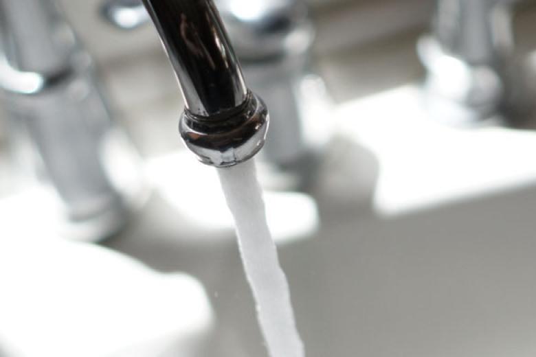Faucet running - Banner